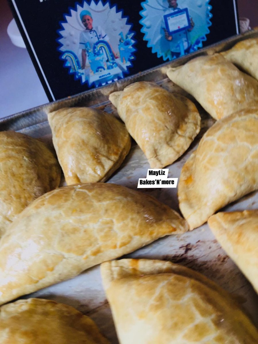 MayLizBakes's tweet photo. Hi bestiessssss!💕💕

I'm MayLiz Bakes’N’more, and I make bespoke cakes and treats that'll tantalize your tastebuds. 

Sumptuous meat pie always available to satisfy your cravings - best for lunch and daily satisfaction💯

Connect with us now!
08159667478

📍Akure, Ondo State https://t.co/4U2ohHNrQr