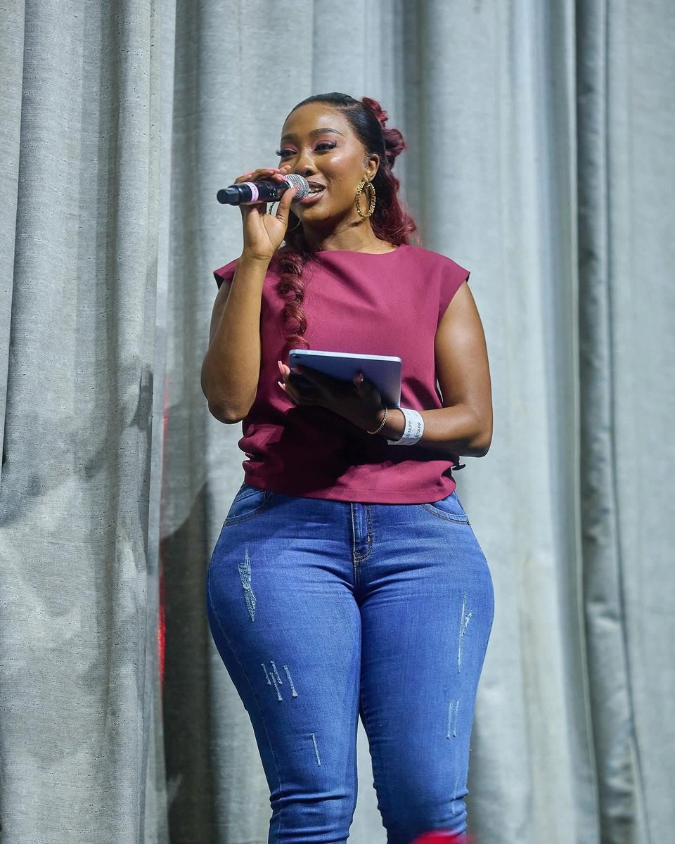 Hustler Lee tweet media