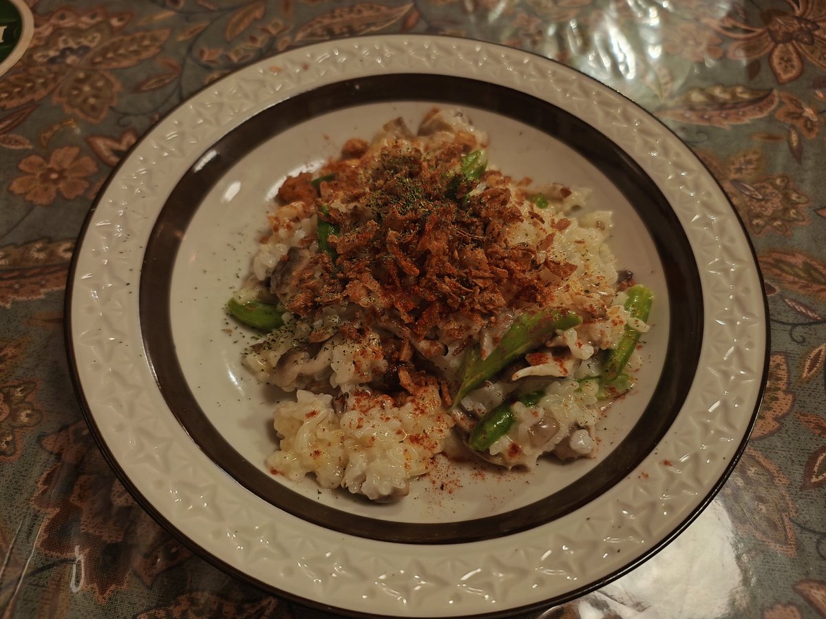 久々にいぬさん<a href="/inusandesu__/">いぬさん</a> とランチ！
昨日夕飯で豚バラ食べたらあんまりお腹空いてなくて、リゾット頼んだらこれが意外にヒット😳ウマウマ😋
帰りに初市民ジム筋トレして良き1日になった🥰