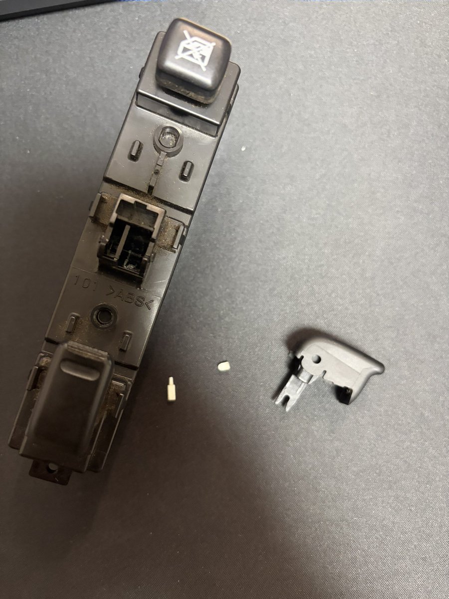 ふすま tweet media