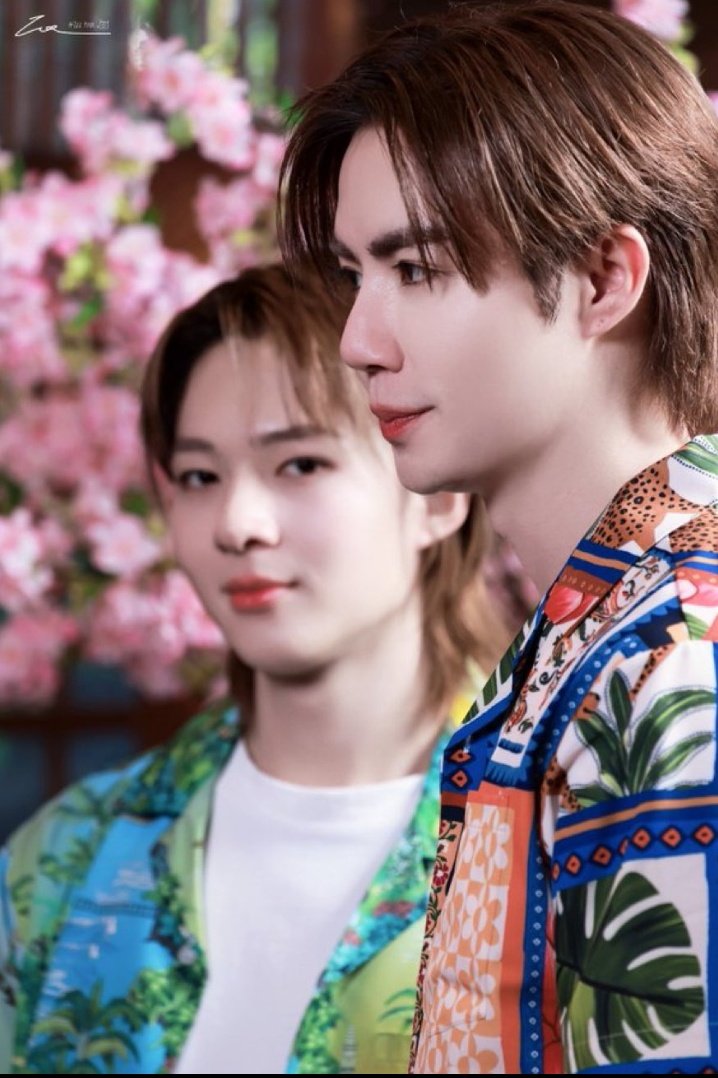 Why do I feel like he's judging me??
I'm sorry 🙏🙏
I will behave myself today.
#ZeeNuNew <a href="/CwrNew/">NuNew</a> <a href="/zee_pruk/">Z</a>