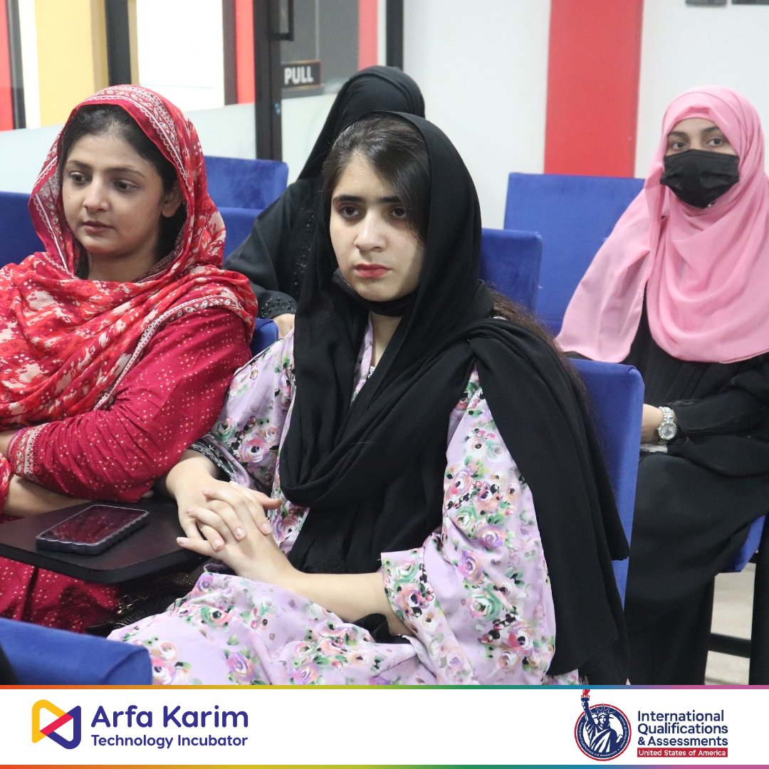 ArfaKarim_Tech's tweet image. Empowering Future AI Innovators!

The Artificial Intelligence Workshop at Arfa Karim Technology Incubator AKTI Gulshan-e-Ravi Campus introduced students to the exciting world of AI.

akti.com.pk/admissions
0321-1119651🇵🇰#AKTI #AKTIGulshanERavi #ArtificialIntelligence #AIWorkshop