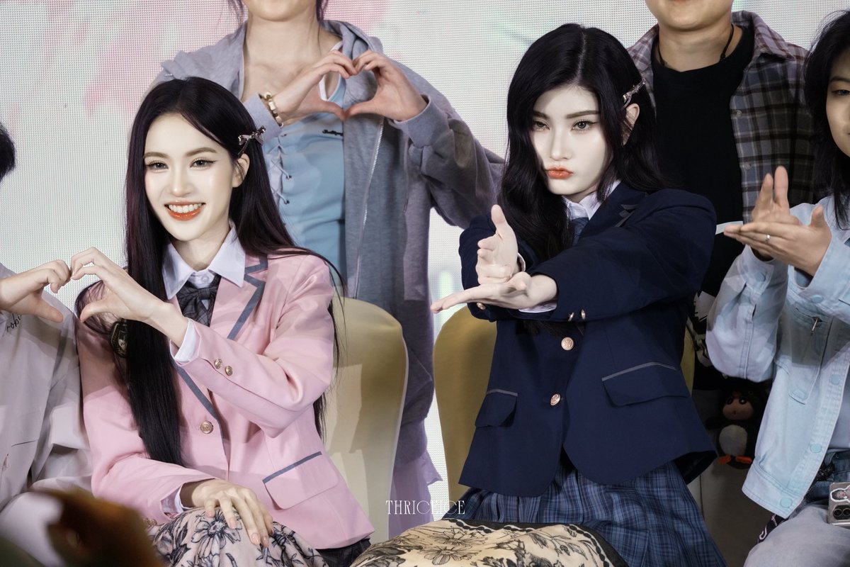 THRICEICE_'s tweet photo. school couple
@mable_siriwalee 
@pangjiewr

BLEJIE FANSIGN IN HANGZHOU 
#MablePangjieInHangzhou https://t.co/3nIQ0zStGA