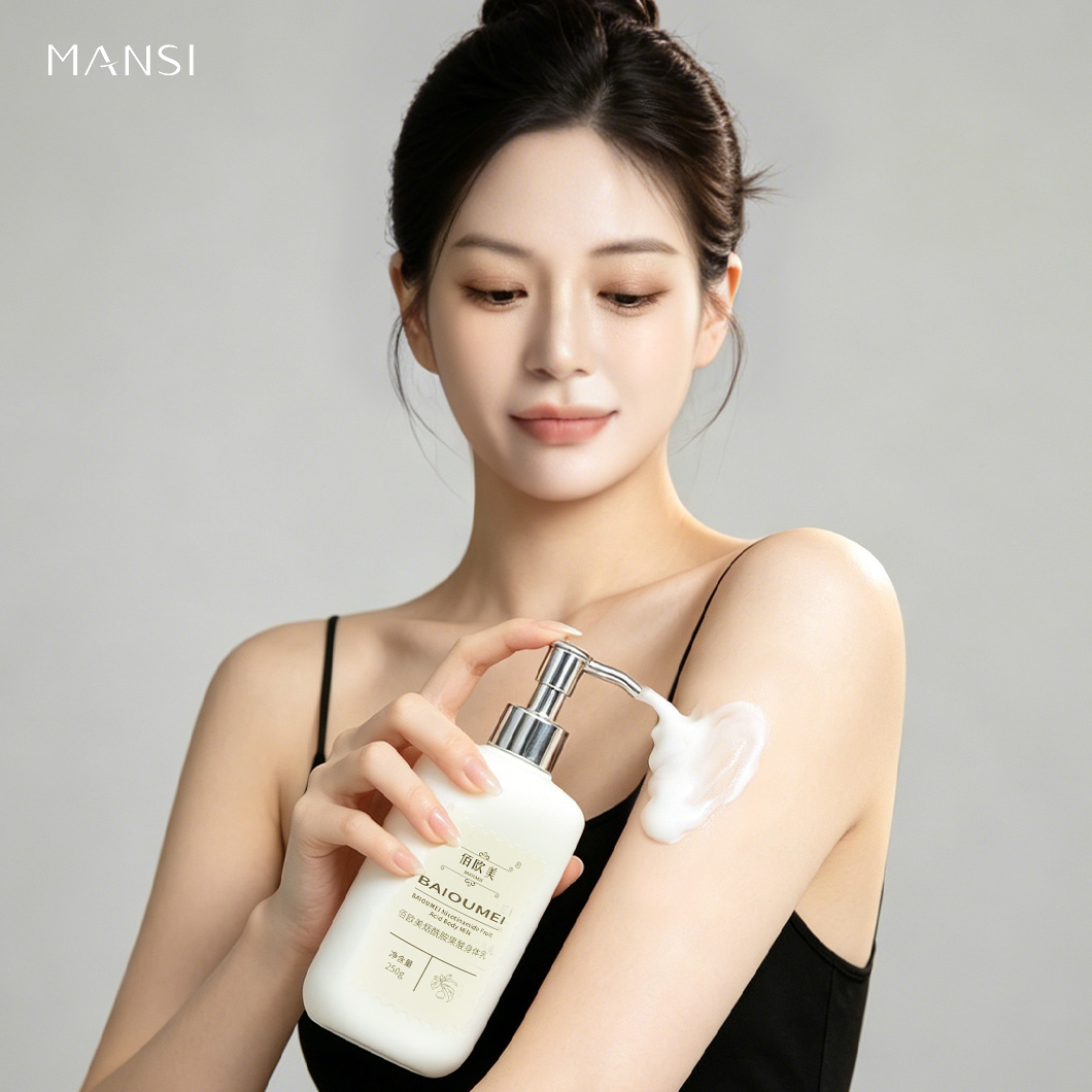 MansiChina's tweet image. Dull skin? Time to glow ✨
MANSI Niacinamide Fruit Acid Body Lotion
Brightens + smooths + hydrates 💧
#MANSI #GlowingSkin #BodyCare #Skincare