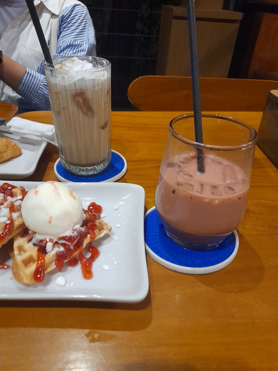 Catboy93_'s tweet photo. @Bunaspace Bismillah
ini dia red velvet my favorite 💓 https://t.co/nUkfA1GIyG