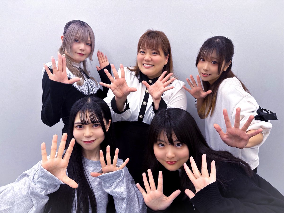 アニメ「うっちゃり！2」公開中です✨

youtu.be/aAHWpQfMbgg

黒百合学園高校 格技部を
よろしくお願いいたします！

部員たちとコーチの集合写真🖤

#うっちゃり