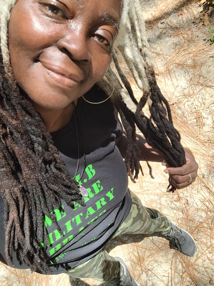 iamvaljones's tweet image. Salute to ALL the "NoVax'ers" who defied &amp;amp; survived the odds.. and the lies! Guess we weren't as STUPID as people erroneously thought we were.
If "your health is your wealth" and "VALue always does the math" was a person...

I AM 😉☕️🌟
#iamvaljones 
#dao
#thewokestoryteller 
🎤