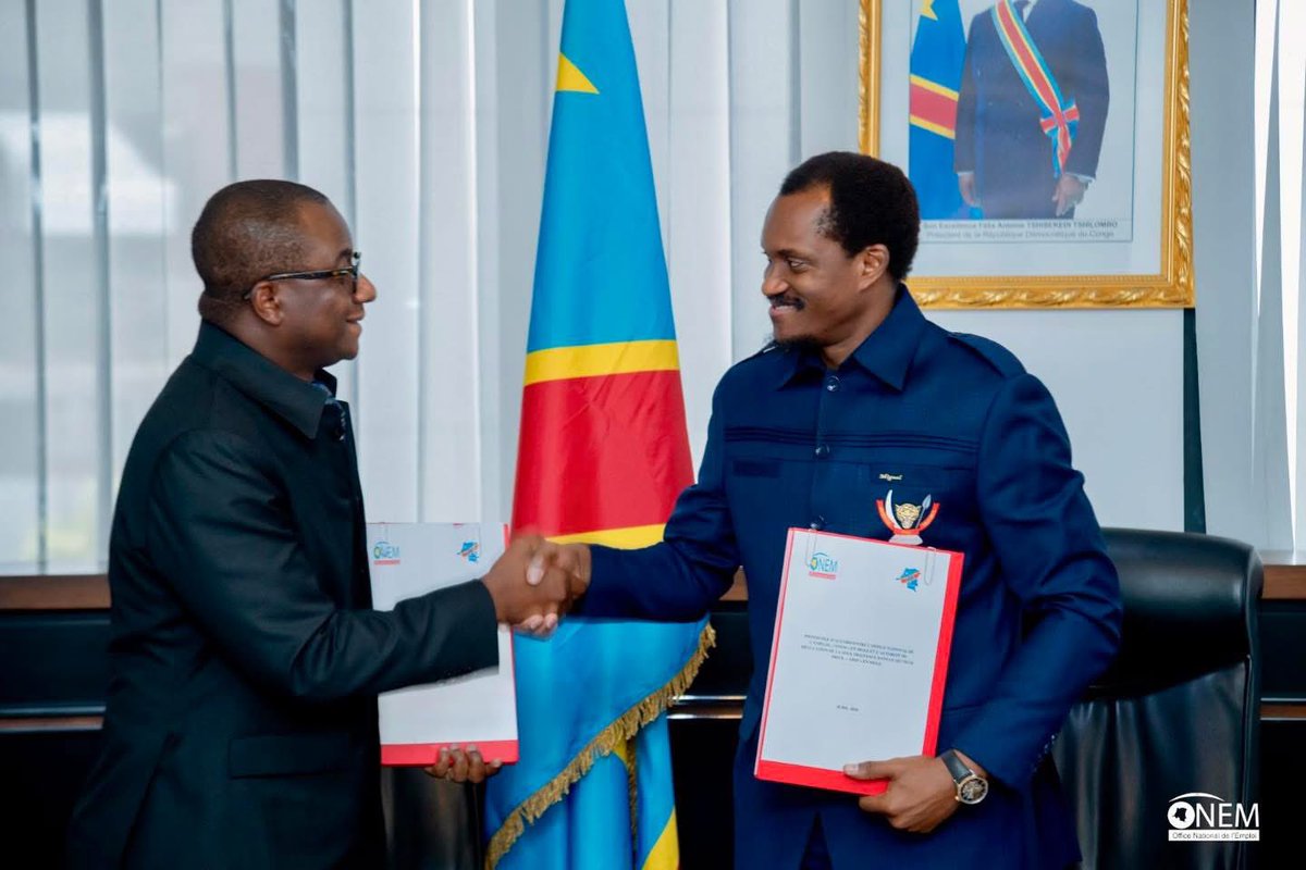 Ronaldo_Mayumbu's tweet image. Je salue la signature du protocole d’accord entre @onem_cd et @ArspRdc sous l’impulsion des DG @fanon_beya et @MiguelKashal .
Une avancée pour mieux structurer les données sur la création d’emplois et renforcer les politiques d’employabilité.
 #Emploi 
@fatshi13 @EbambiKatalayi