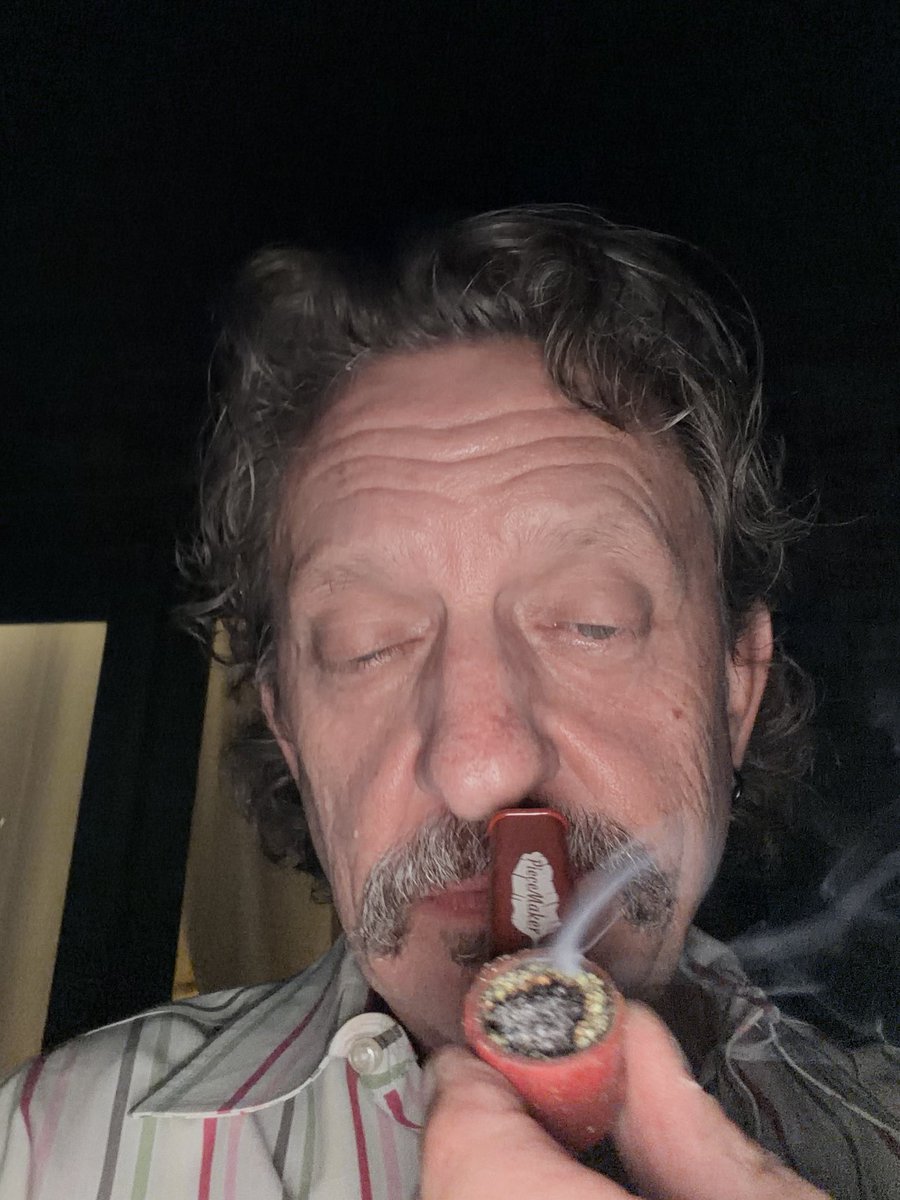 stoned_dawg's tweet image. Vibes🔥🔥🔥💨💨💨🚀 #420Community #420Friendly #StonerFam #Mmemberville