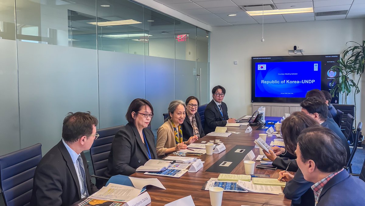 shokonoda's tweet image. Honoured to host 🇰🇷RoK MPs &amp;amp; Sejong city leaders at @UNDP.

Our strong partnership continues to deliver effective crisis response globally. 🤝🏻

Through #REVIVE initiative, we are bringing #HDPNexus into practice, bridging immediate relief with long-term recovery.

#PartnersAtCore