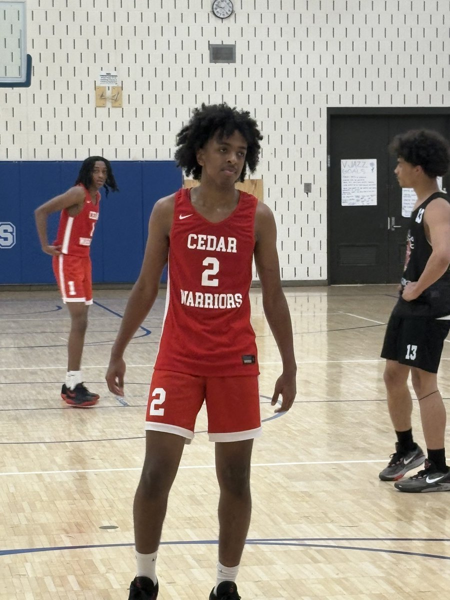 AndOneFilms's tweet photo. 2027 guard Ramadan Ibrahim is such an elite creator with the ball in his hands. He’s done it all tonight for Cedar Warriors, shooting from deep, attacking strong, and finding open teammates. 

@PHCircuit #PHTwinCitiesTakedown https://t.co/26kfZ7JhFC
