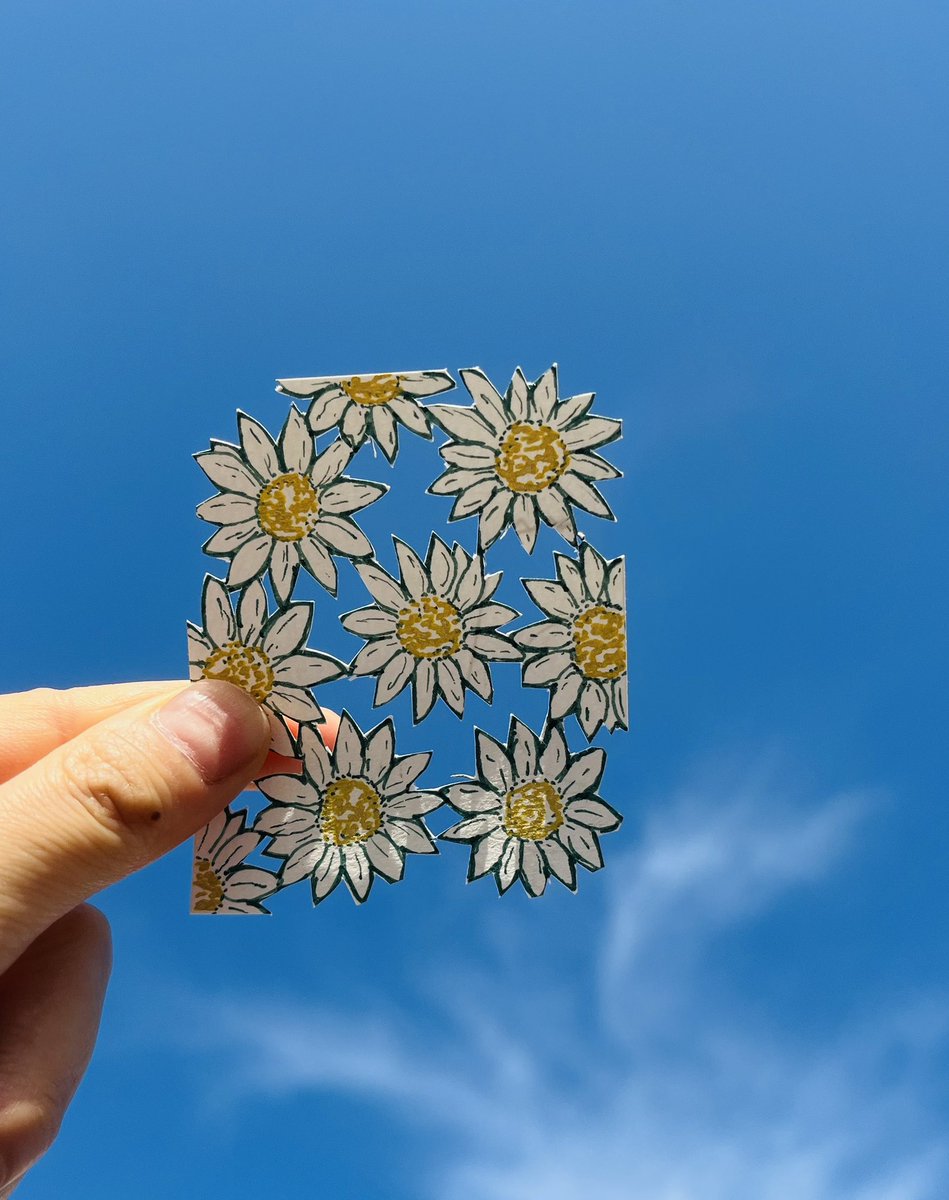 Hina（花の切り絵作家） tweet media