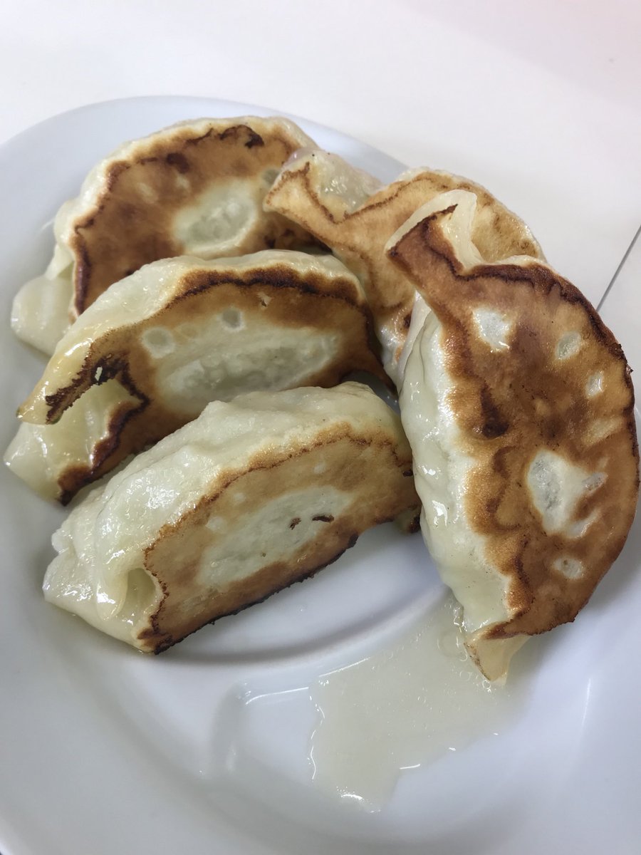5Mgoemon's tweet photo. ぎょうざ🥟とラーメン🍜
大満足です♪
#ぎょうざ
#ラーメン
#ともちゃん
#ともちゃんラーメン https://t.co/h1GOCKRiHr