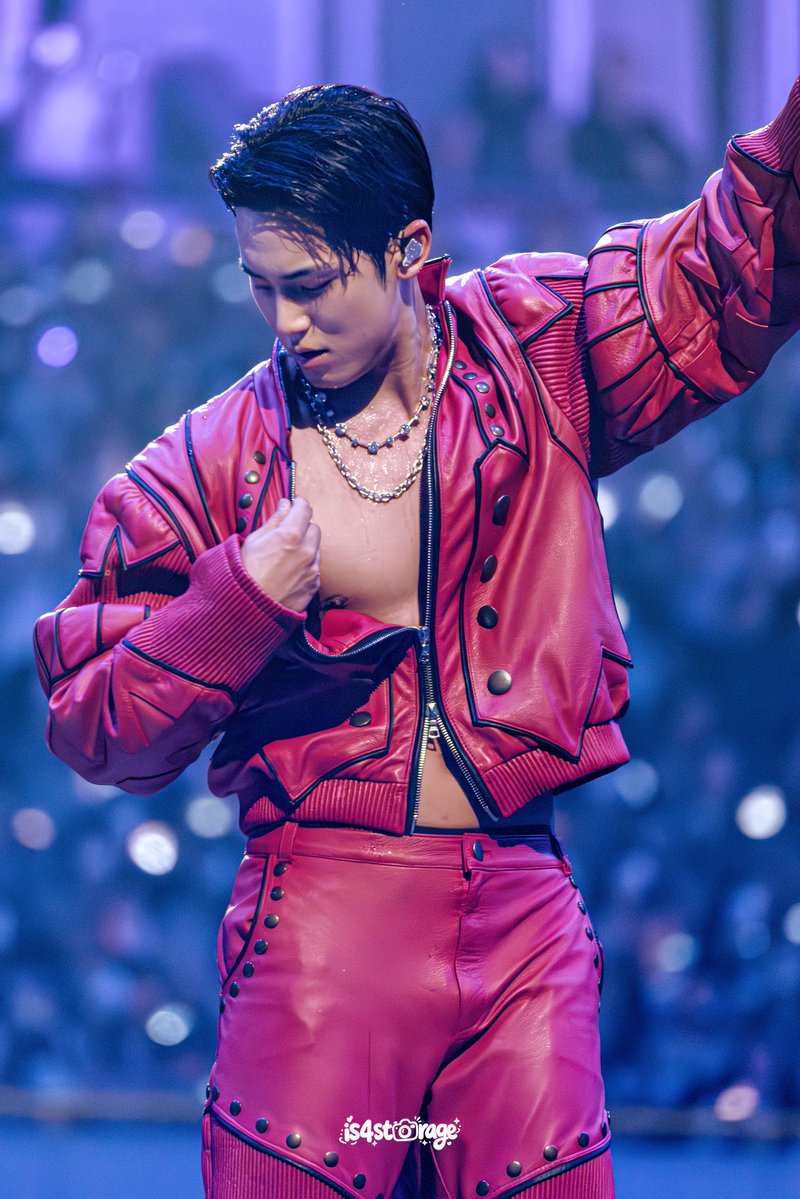 kpop moments that could kill achilleans tweet media