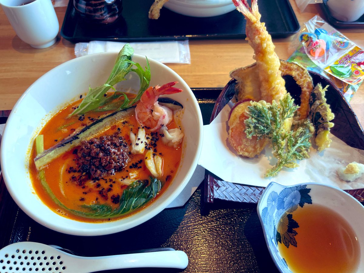 監視人 tweet media