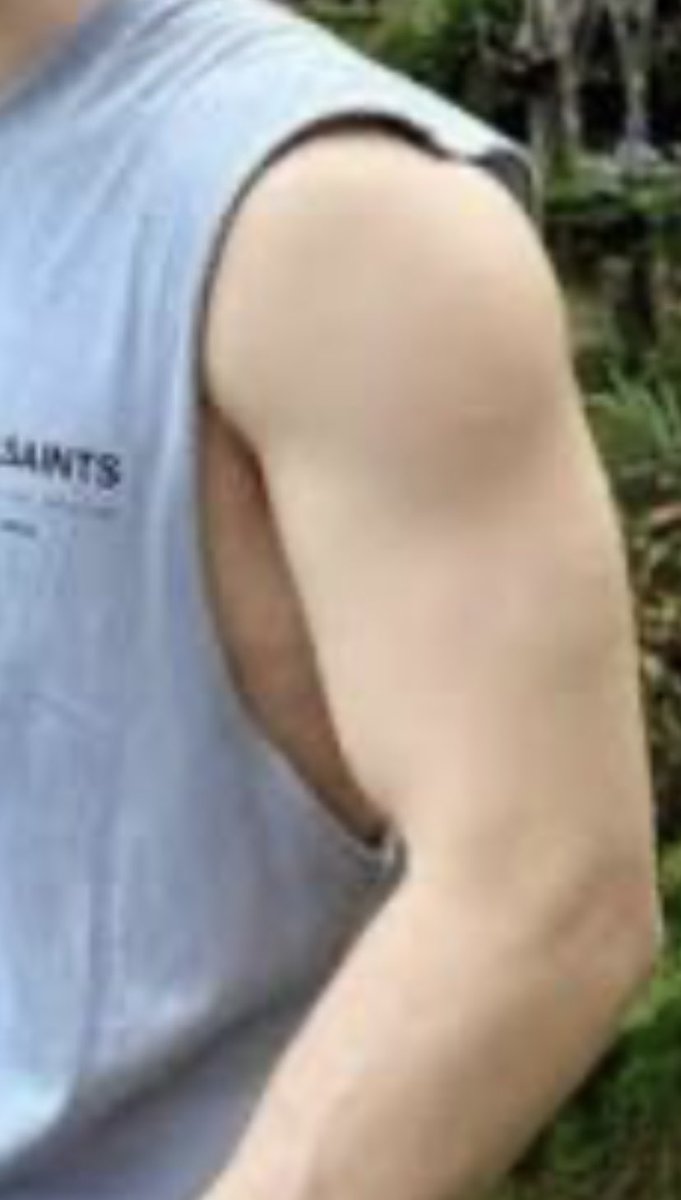 QemyChipsmore's tweet image. Hidup ini ibarat anak panah. Jika merasakan ditarik ke belakang dengan kuat, itu bukan bermakna sedang mengundur. Itu tandanya anda sedang bersedia untuk dilontarkan jauh ke hadapan. Bertahanlah sedikit lagi. 
#plhv #aids #lgbtq 
( gambar sekadar hiasan )