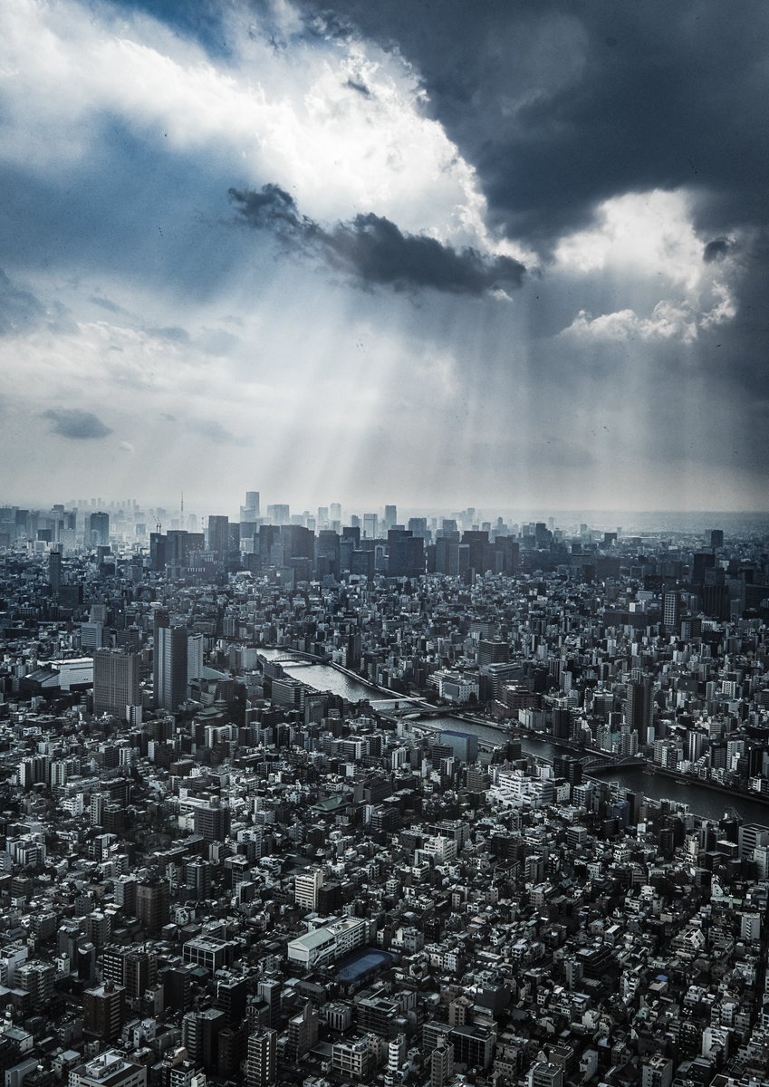 takuya_photo_x's tweet image. 東京都心に降り注ぐ光のカーテン