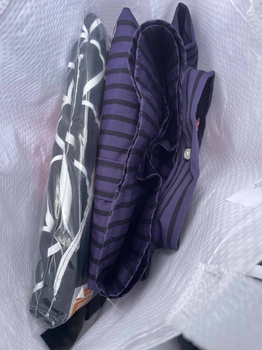 you_one97's tweet image. 本命一点狙いだったストライプシャツパープルGET
ただ、マイサイのMが既に無く😢
S試着の結果
店員さんからイケてますよ！とお言葉いただき若干ジャスト目のSサイズ購入
#supreme
#シュプリーム