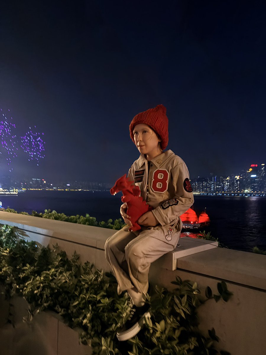 drewbnb's tweet photo. GM Gang 🫶🏻

I found this outside the Binance event, my first thought was: this looks really creepy. 😂 https://t.co/JIRGzPwPw0