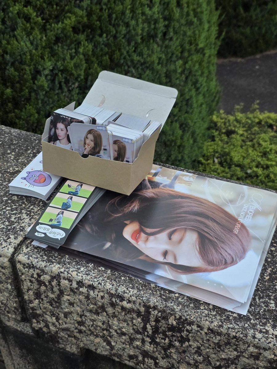 sanacottoncandy's tweet image. ご自由にお持ちください。お持ち帰りの後、残ったものが風で飛ばされないようご注意ください。

#TWICE #SANA #사나 #サナ