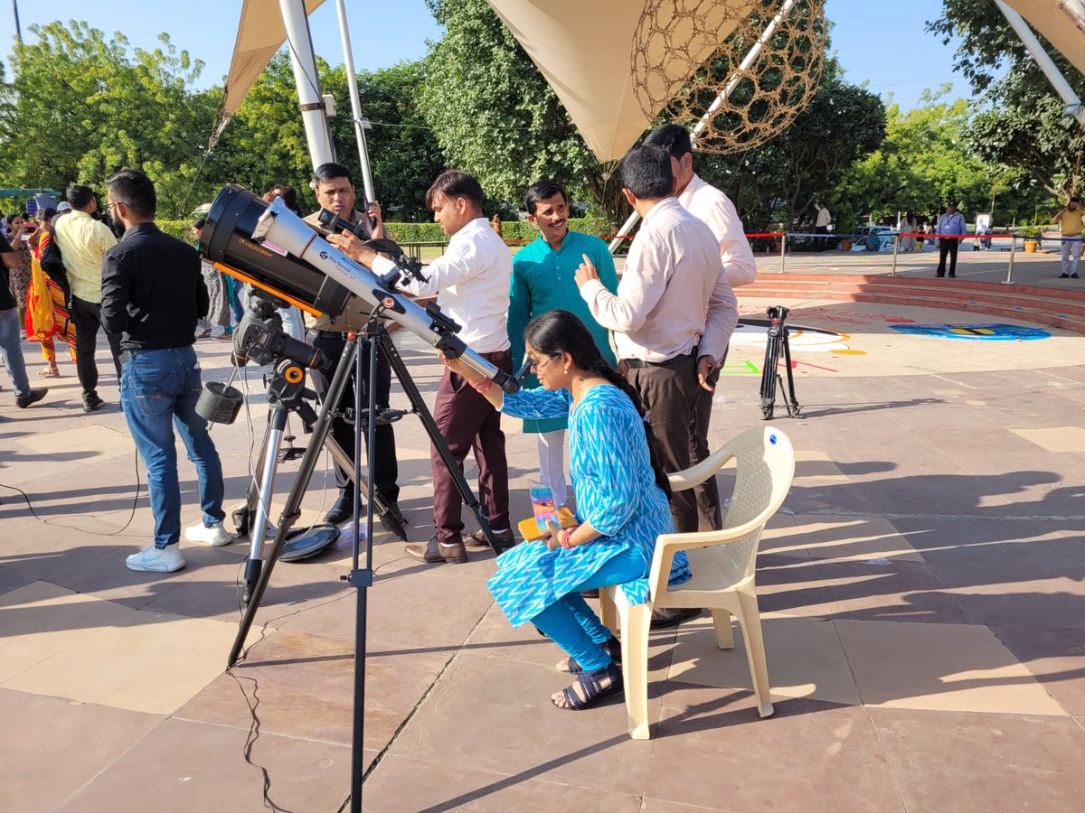 InfoGujcost's tweet image. Under open skies, curiosity finds its lens!

From a single glimpse through a #telescope to the vastness of #galaxies, every #observation is a step closer to understanding our place in the #universe.

This #AstronomyDay, let’s inspire minds to look up, ask questions, and explore