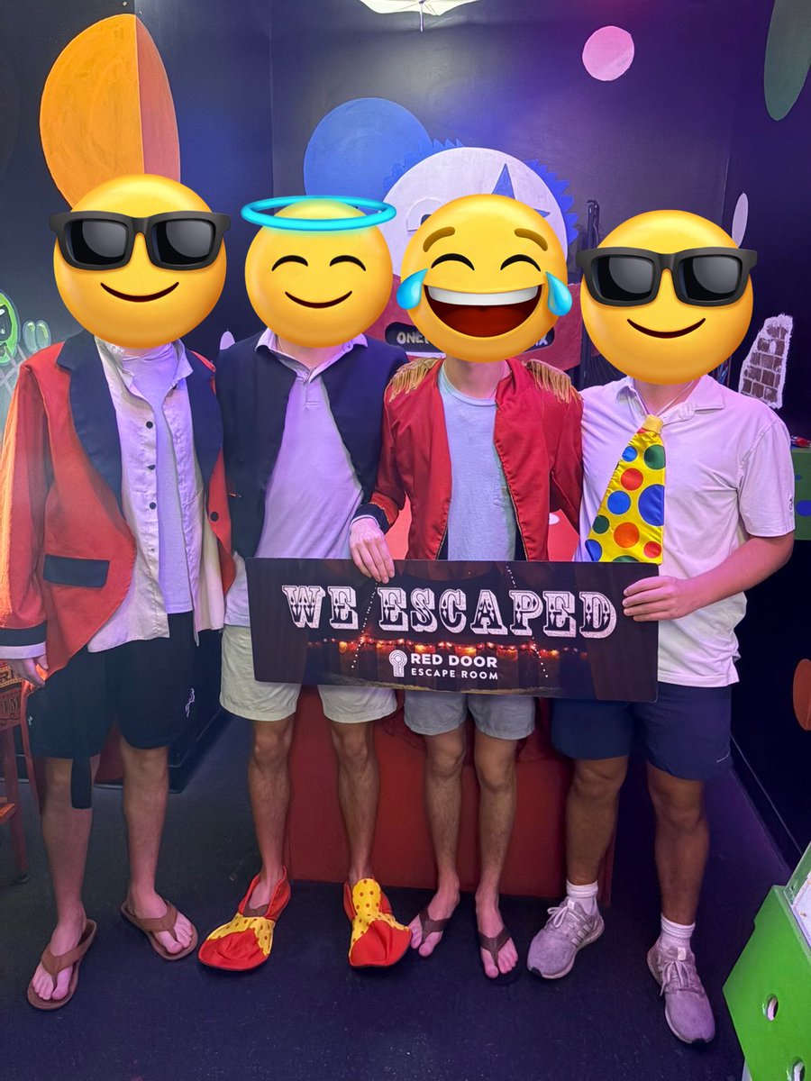 ChadwickGworth's tweet image. Read the sign. #LFG