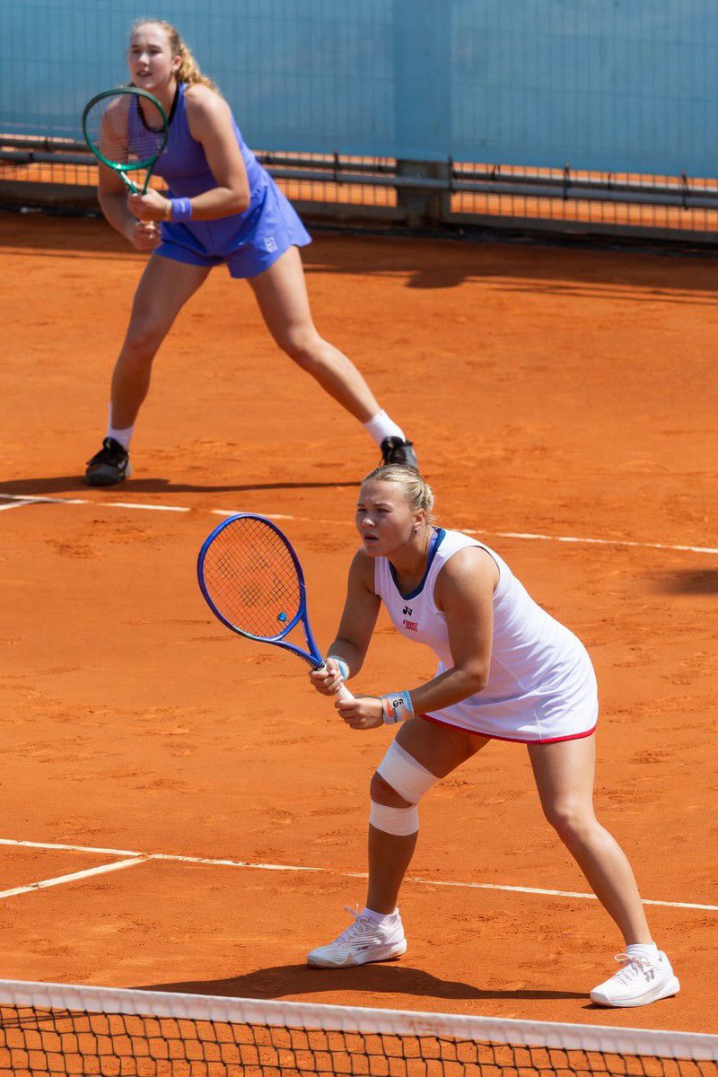 crossiiini's tweet image. #MiDi dubs in a action 👯‍♀️