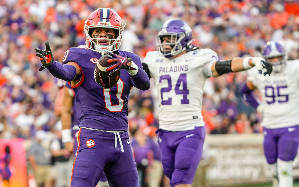 CBS Sports grades the #Commanders pick of WR Antonio Williams an A+

"Williams is an NFL-ready route-runner whose reliability is his calling card. While he was a slot receiver only at Clemson, he showed the ability to be more versatile than that in the NFL"