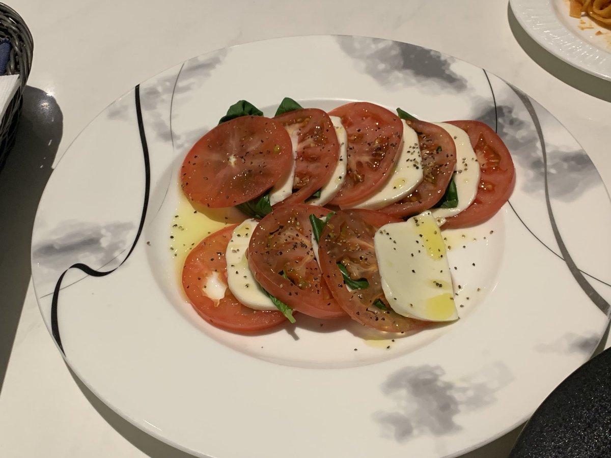 【グランカフェ】
大阪市北区梅田2-2-2 ヒルトンプラザウエスト 6Ｆ

ドラマ「半沢直樹」ロケ地になったお店

大阪駅を見下ろせる景色が素敵
女子の大好物なカフェ🙂‍↕️

美味しいイタリアン🍝を頂きました

デザートのケーキ🍰がとっても美味しかったです♪☘️