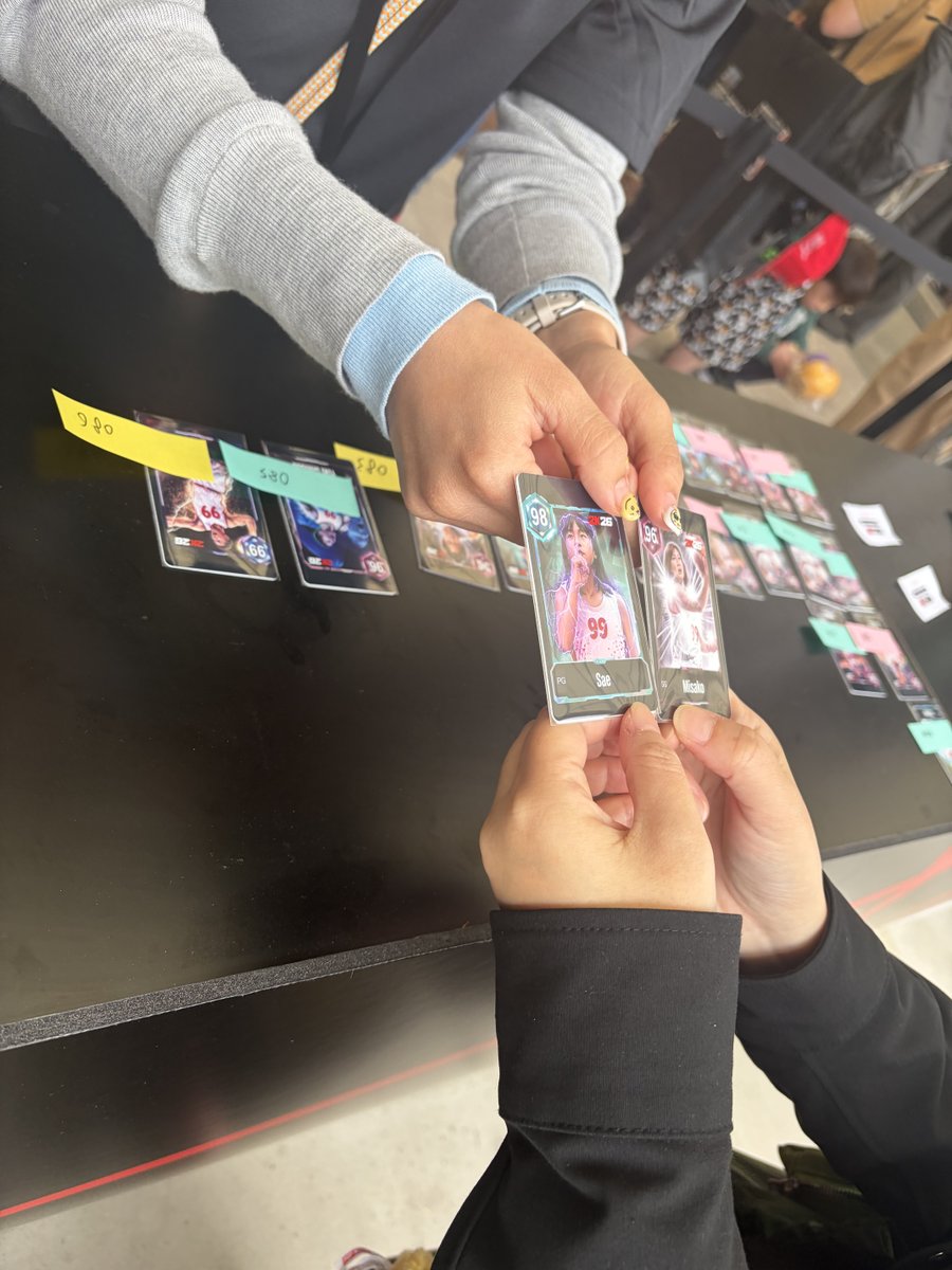 NBA2K_Japan's tweet image. ／
世界にたった1️⃣枚！
自分の「マイチーム」カードを作ろう🏀
＼

「House of 2K」オープン直後から
「マイチーム」カード作成が大反響📱✨

早くもブースを沸かせる
超人気コンテンツとなっています🔥🔥

「まだ体験していない」という方
乗り遅れる前にブースへ急ごう🏃‍♂️💨

#NBA2K #NBAHOUSEJAPAN