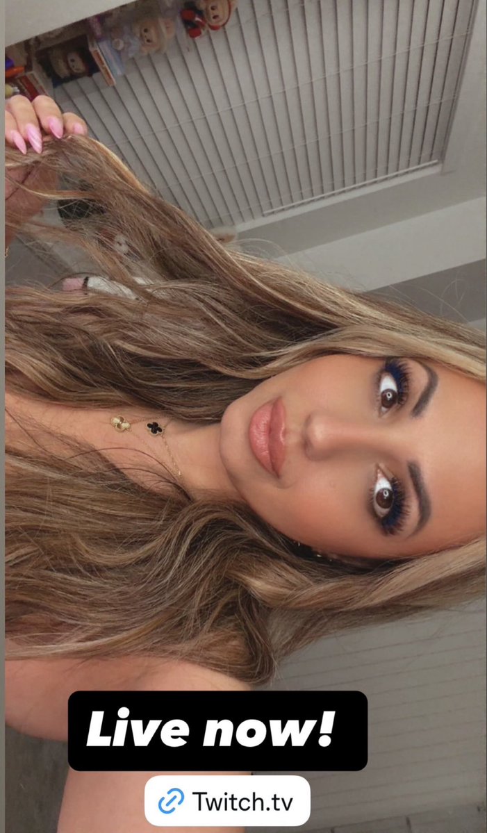 xoDeegoddess's tweet image. Wanna get drained?  twitch.tv/xoDee #findom #goddess #princess #mommy