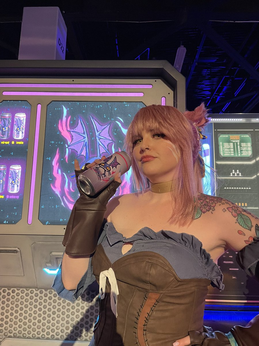 TheCyberZombie's tweet photo. Man what a great first day at #ffxivfanfest
#finalfantasyxiv #fanfest https://t.co/c6bEPU8AdF