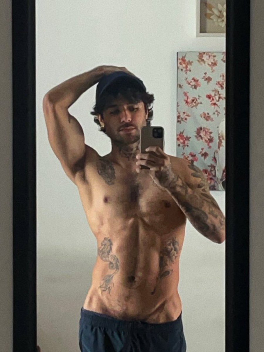 SticksnStonesJocksnThongs tweet media