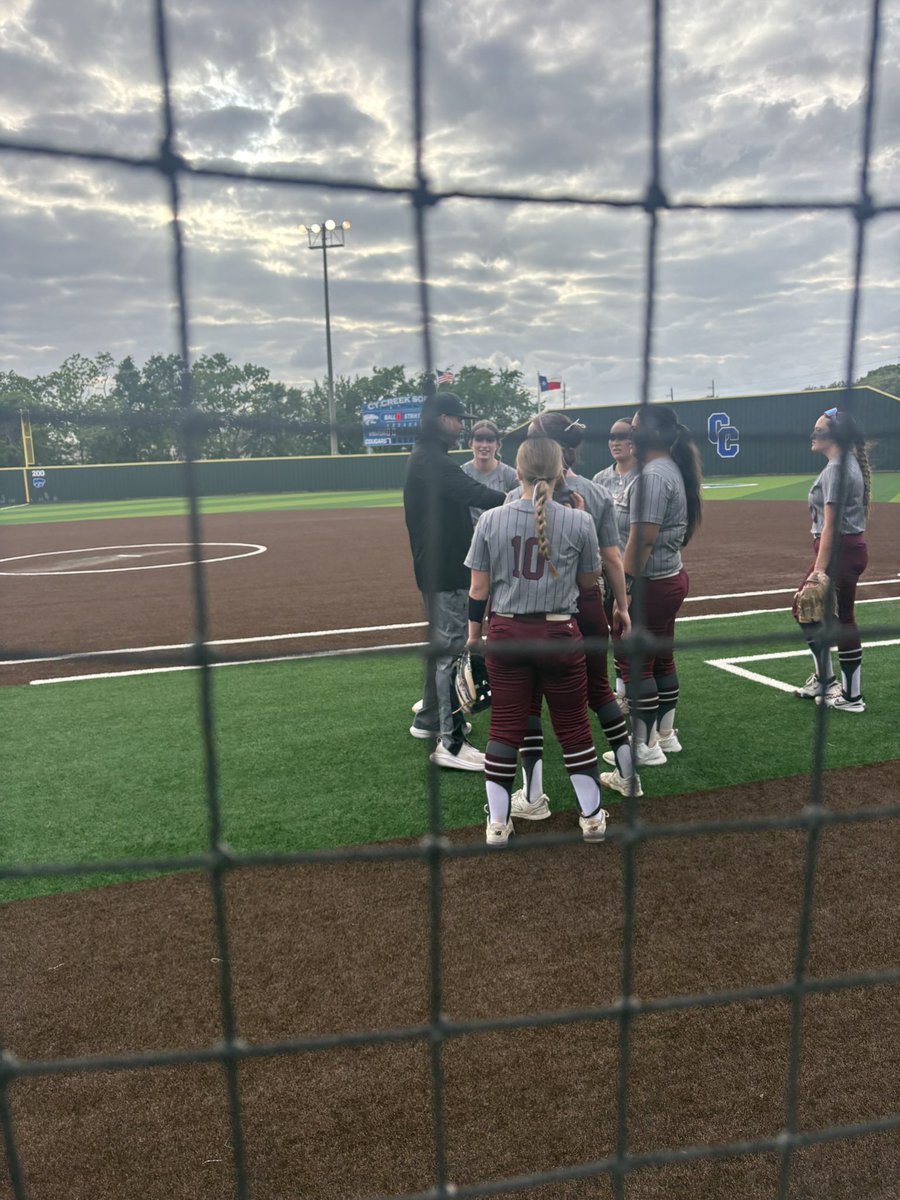 Coach Alicia Dutch tweet media
