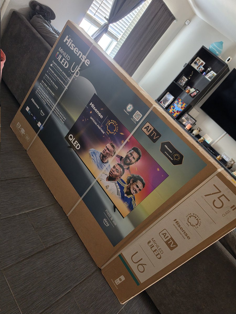 tobi_is_dead's tweet photo. @DealsFinderIO Nice Lil upgrade for my living room. 🔥 https://t.co/7eFVTeJPXK