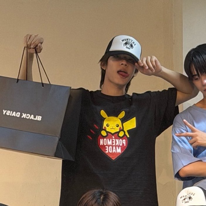 eeqlanwoil's tweet photo. เมะห้องซ้อม https://t.co/06nqzFaIoS