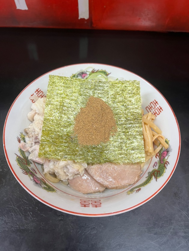 川崎市幸区遠藤町

神奈川100店の一つ

手打ち蕎麦酒田

仕事が忙しく、パッと入れるお店でたまたま入りました。

まぜそばを食べましたが美味しかったです。

味が濃いというより、コクがありました。
おすすめです。