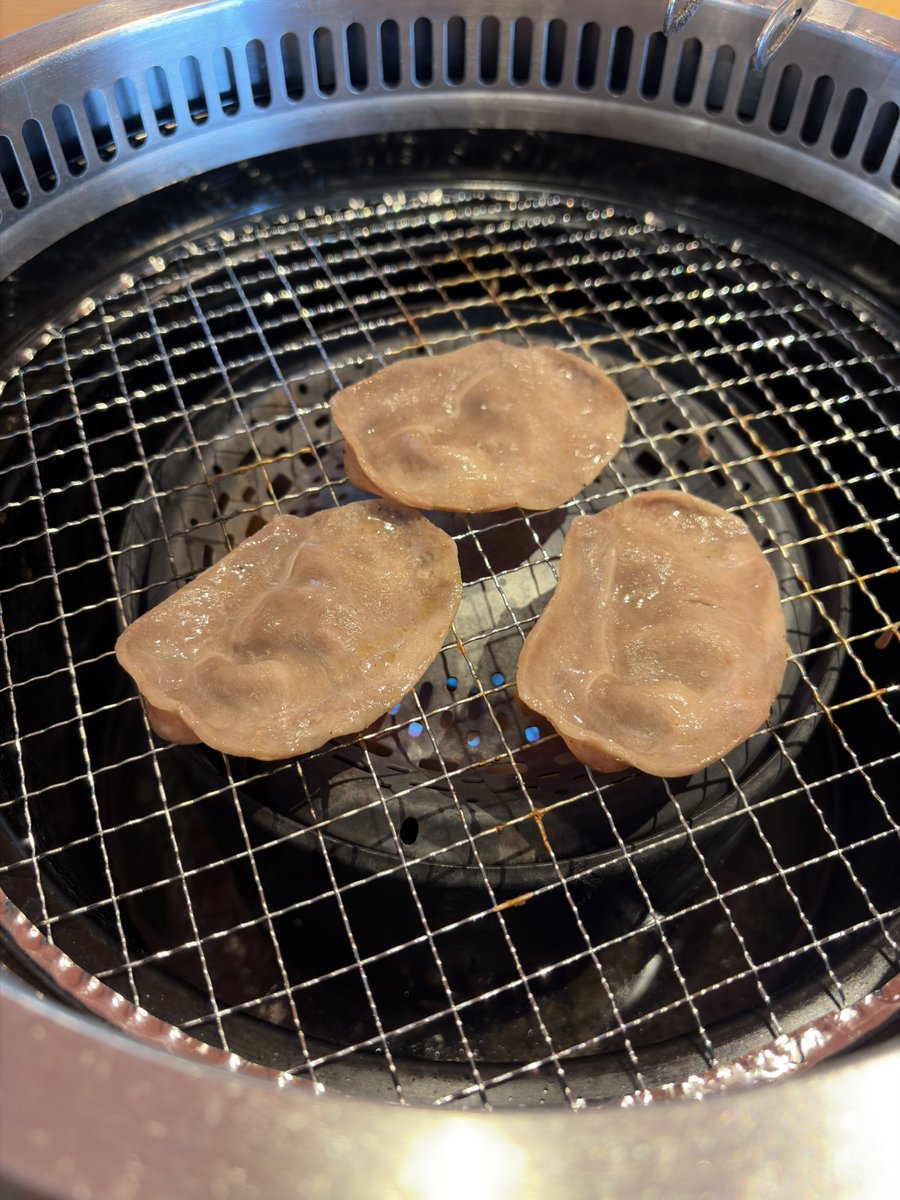 みょょ tweet media