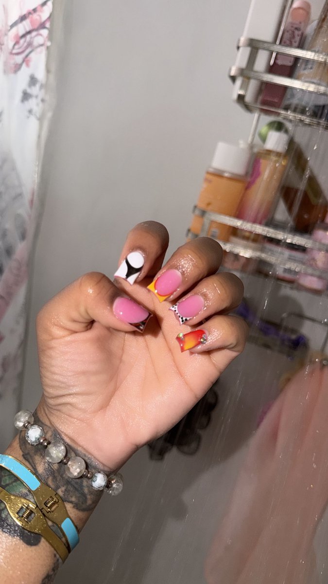 lanayyxoxo's tweet image. cutesy 😍 #nails