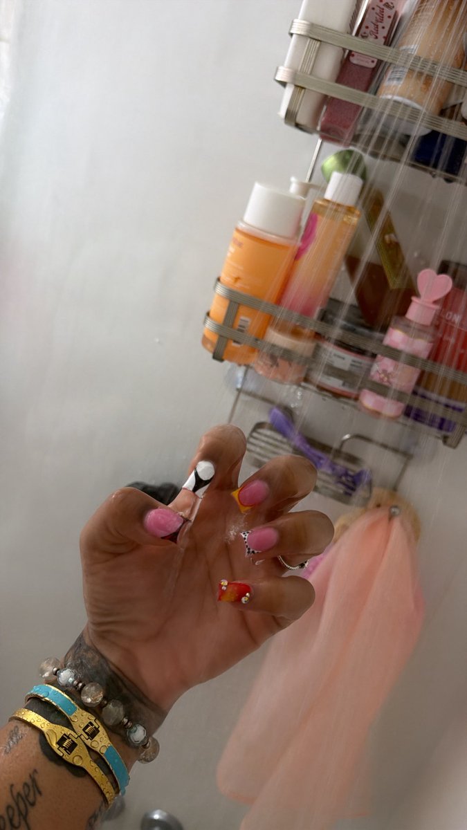 lanayyxoxo's tweet image. cutesy 😍 #nails
