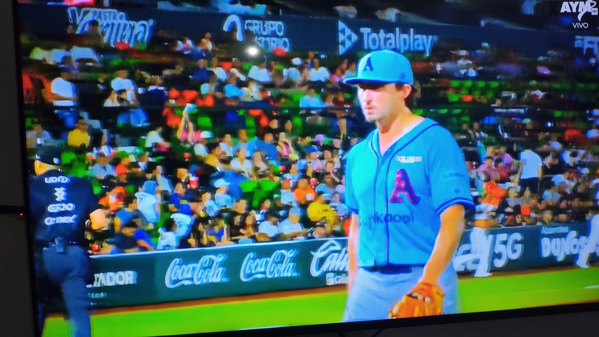 Jonarivera's tweet photo. Ojito a la Joya de picheo de WEISENBURGER del @elaguilabeisbol , 21 retirados al hilo!!! https://t.co/ZKUJKDlZ9z