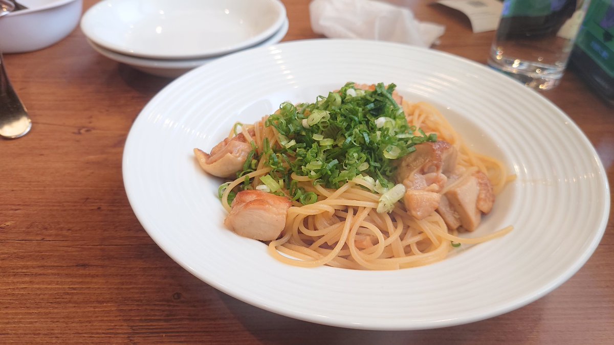 3ay92toshi's tweet photo. 今日は、素敵なイタリアンのお店に来ました。ここのパスタは、麺が比較的しっかりしていて、好みのパスタです。価格帯も、税込605円とリーズナブル。美味しかった！ https://t.co/XrVahZegAB