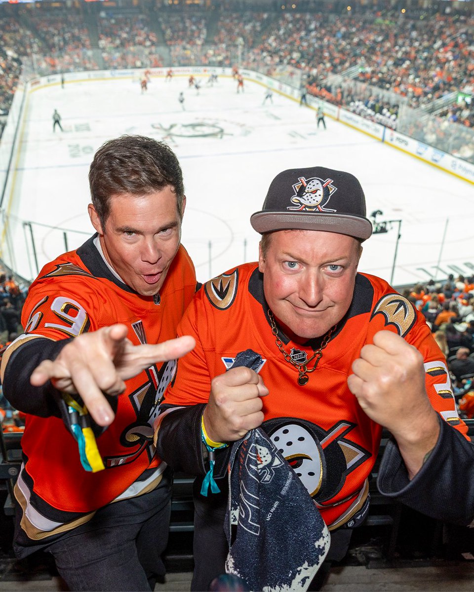 AnaheimDucks's tweet photo. Fire us up, @ADAMDEVINE &amp; Tre Cool! 

#FlyTogether https://t.co/d2NxLdBaAS