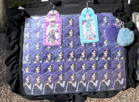 かり。👓❄️ tweet media