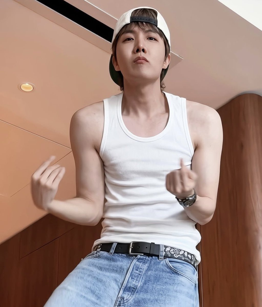 ʝαу × нσѕєσк ⚡️ tweet media