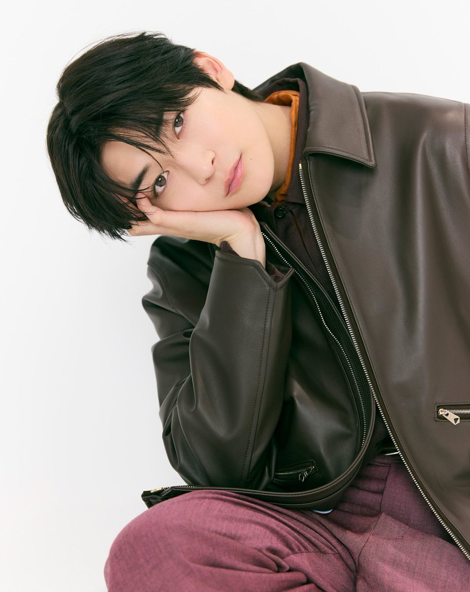 カッコイイ🖤🖤 この日めちゃくちゃ取材受けてたのね🥺✨ #高橋文哉