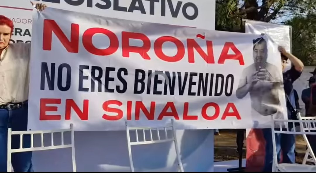 Desletrada's tweet photo. @fernandeznorona que calurosa bienvenida te dieron en Sinaloa 😂😂😂 https://t.co/8PPm0nmPIS