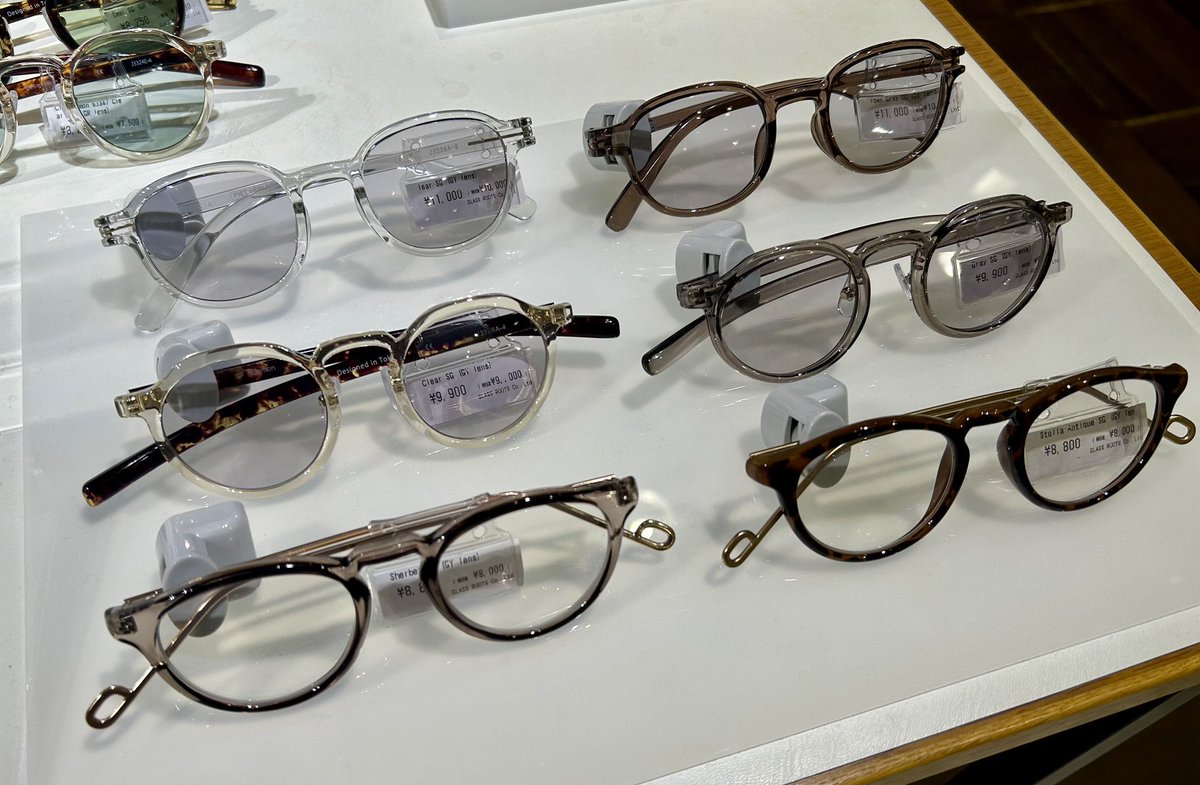 smith_ykh's tweet photo. Ciqiの新作サングラスが入荷しました!
調光レンズが使用されており、環境によってレンズの色が変わります。
屋外でも室内でもストレスなく着用でき、これからの季節におすすめのアイテムです。
#Ciqi #サングラス https://t.co/SCsUqWsAoK