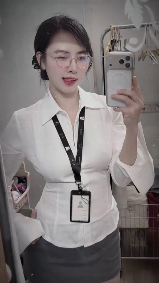 Huyền Trang tweet media