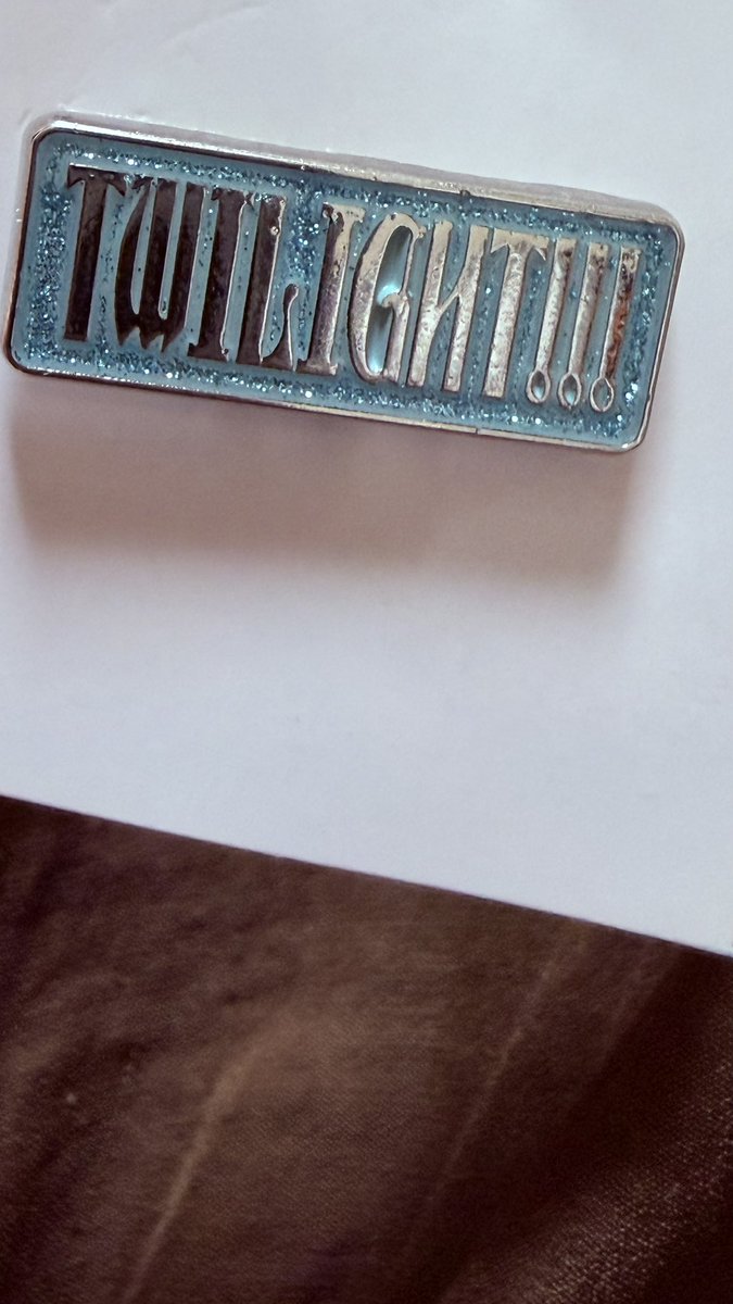 お譲りしてもらったTWILIGHT!!!
ダブってる人がいたら買い取りたいって言ってたら巡りめぐって送られてきた😭

ありがと😭お客さーーーん🫶

常ダスは外れまして欲しかったNIKEの靴がSALEになってて先ほど無事瞬殺でポチりました😂